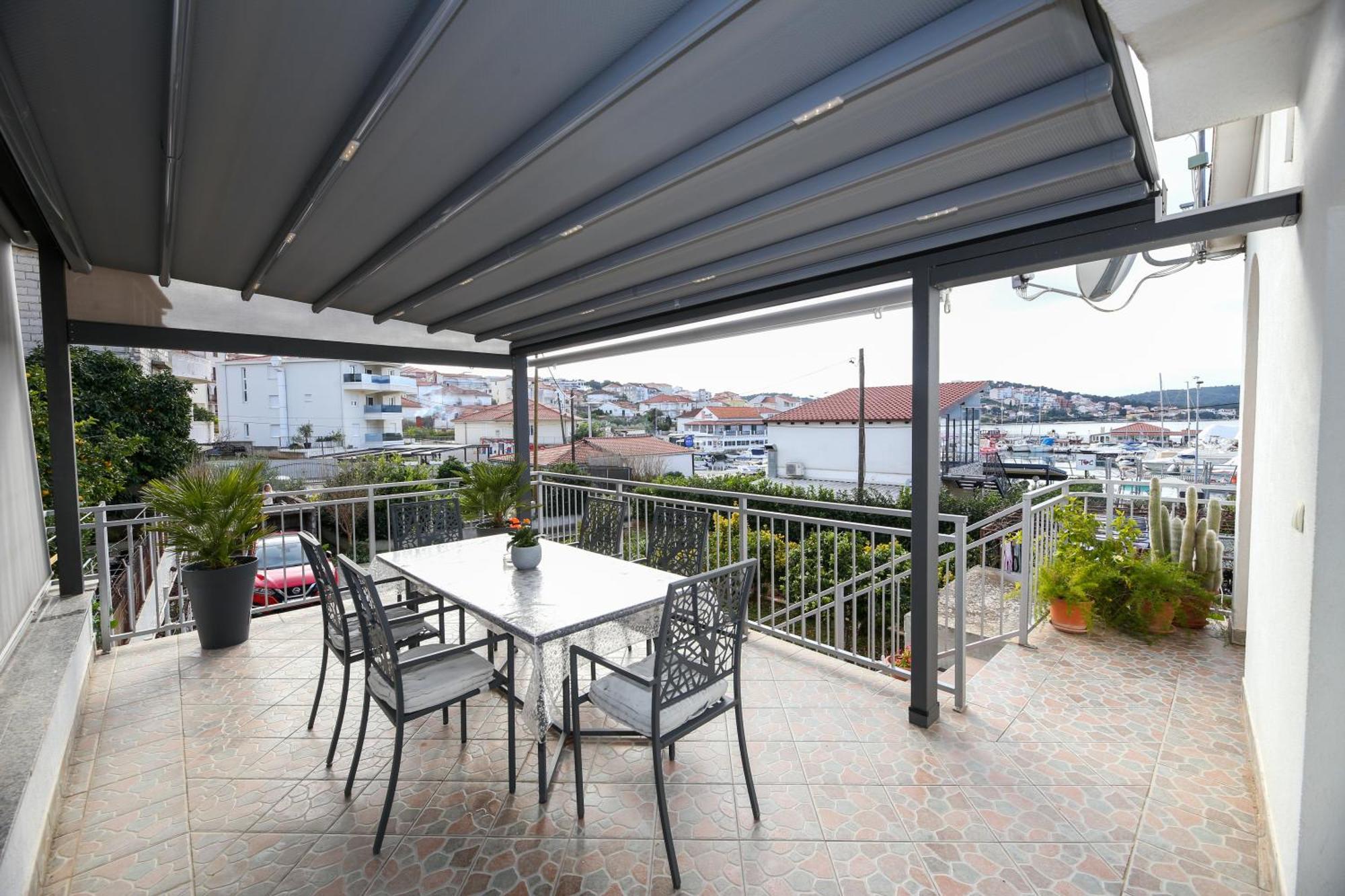 Apartments Vaska โตรกีร์ ภายนอก รูปภาพ