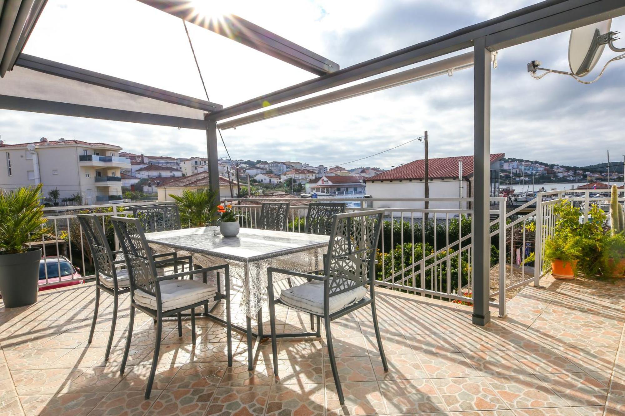 Apartments Vaska โตรกีร์ ภายนอก รูปภาพ