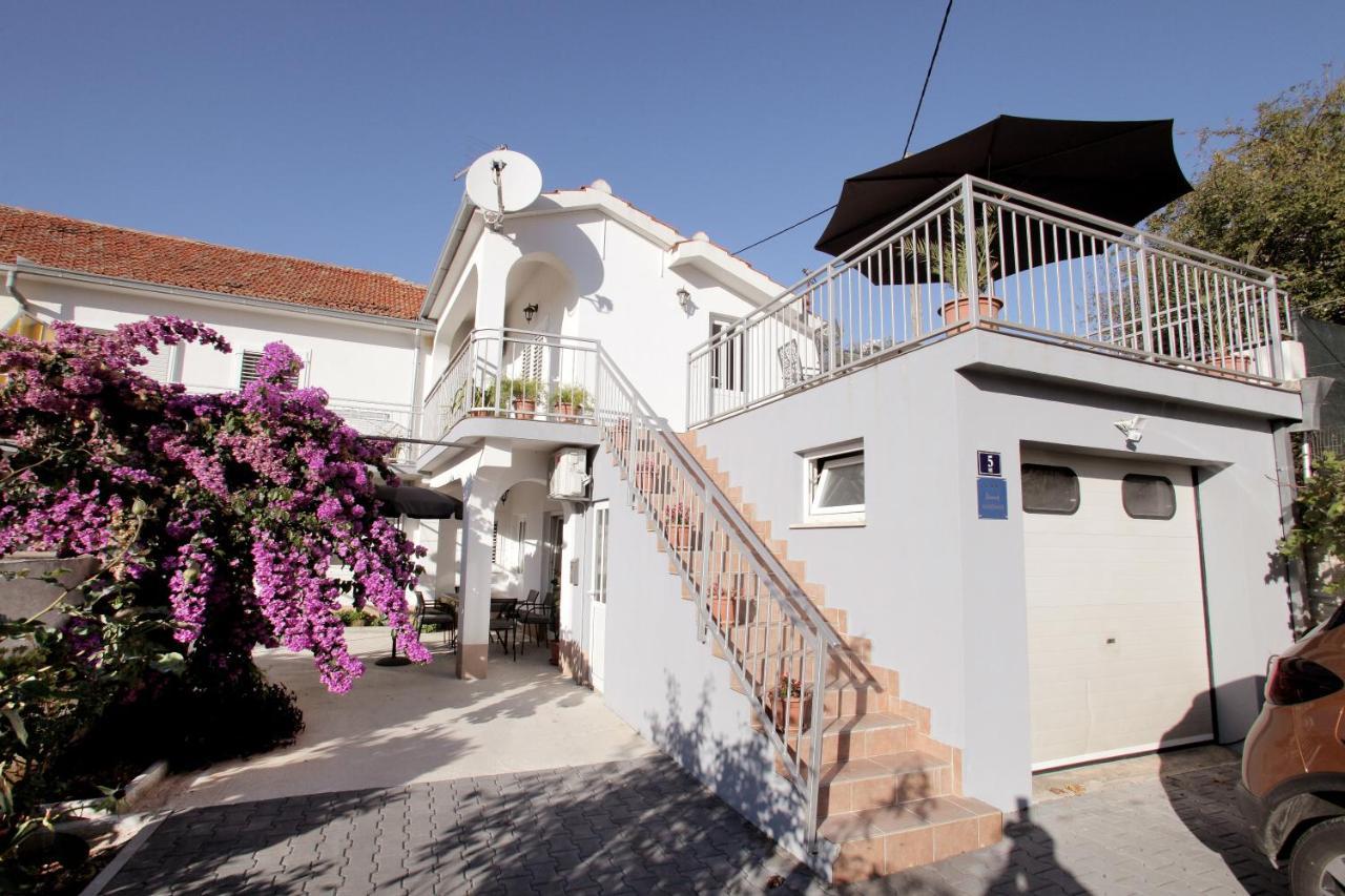 Apartments Vaska โตรกีร์ ภายนอก รูปภาพ