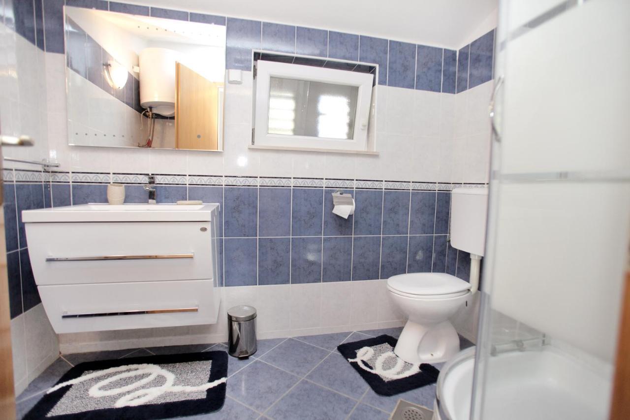 Apartments Vaska โตรกีร์ ภายนอก รูปภาพ