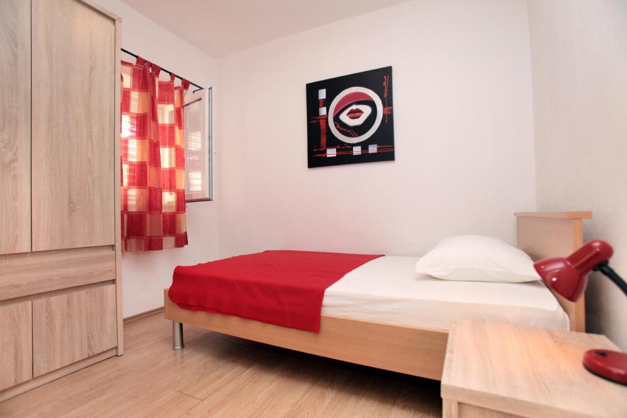 Apartments Vaska โตรกีร์ ภายนอก รูปภาพ
