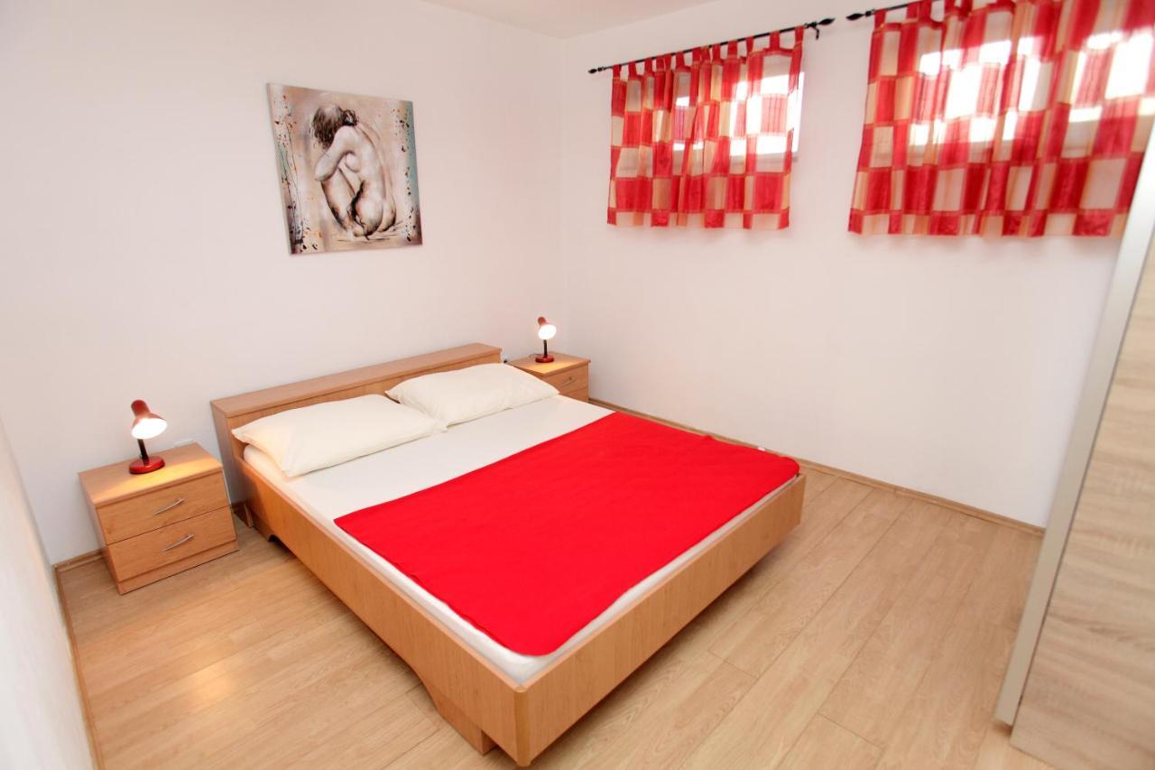 Apartments Vaska โตรกีร์ ภายนอก รูปภาพ